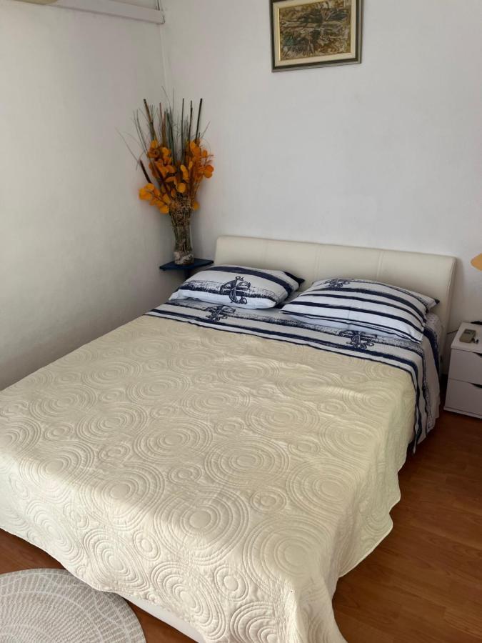 Apartments Despotovic Вис Экстерьер фото